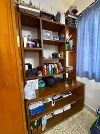 مكتبه خشب • نظيفه • عدد ٢