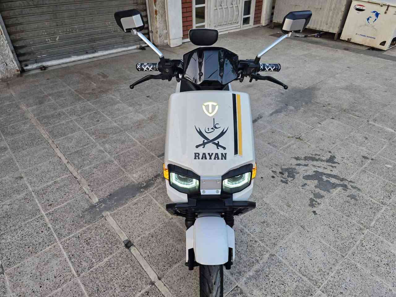السلام عليكم دراجه شحن وحش الكونVIP  الريان فول مواصفات السعر 950 رقمي للتواصل ***********

