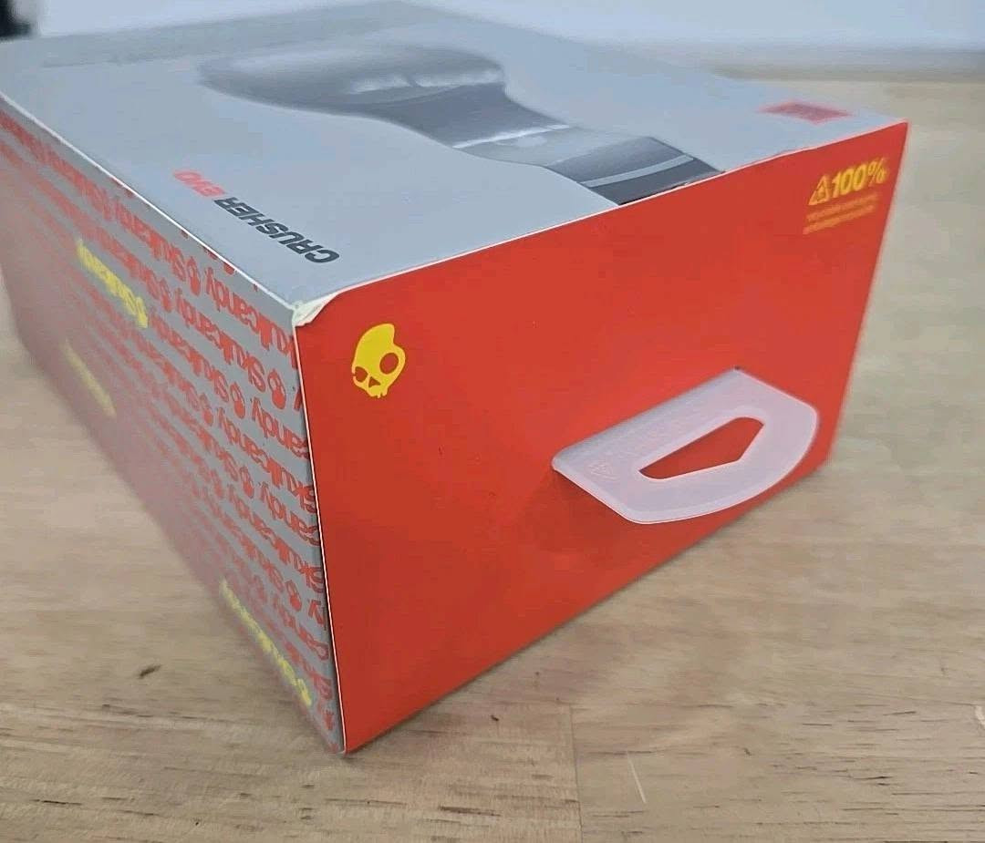 توفرت skullcandy crosher Evo النسخة المعدله صوت أعلى وباز اقوة شرط اذا مو مفولة ترجع جديدة السعر خاص الشراي فقط رجاءا
