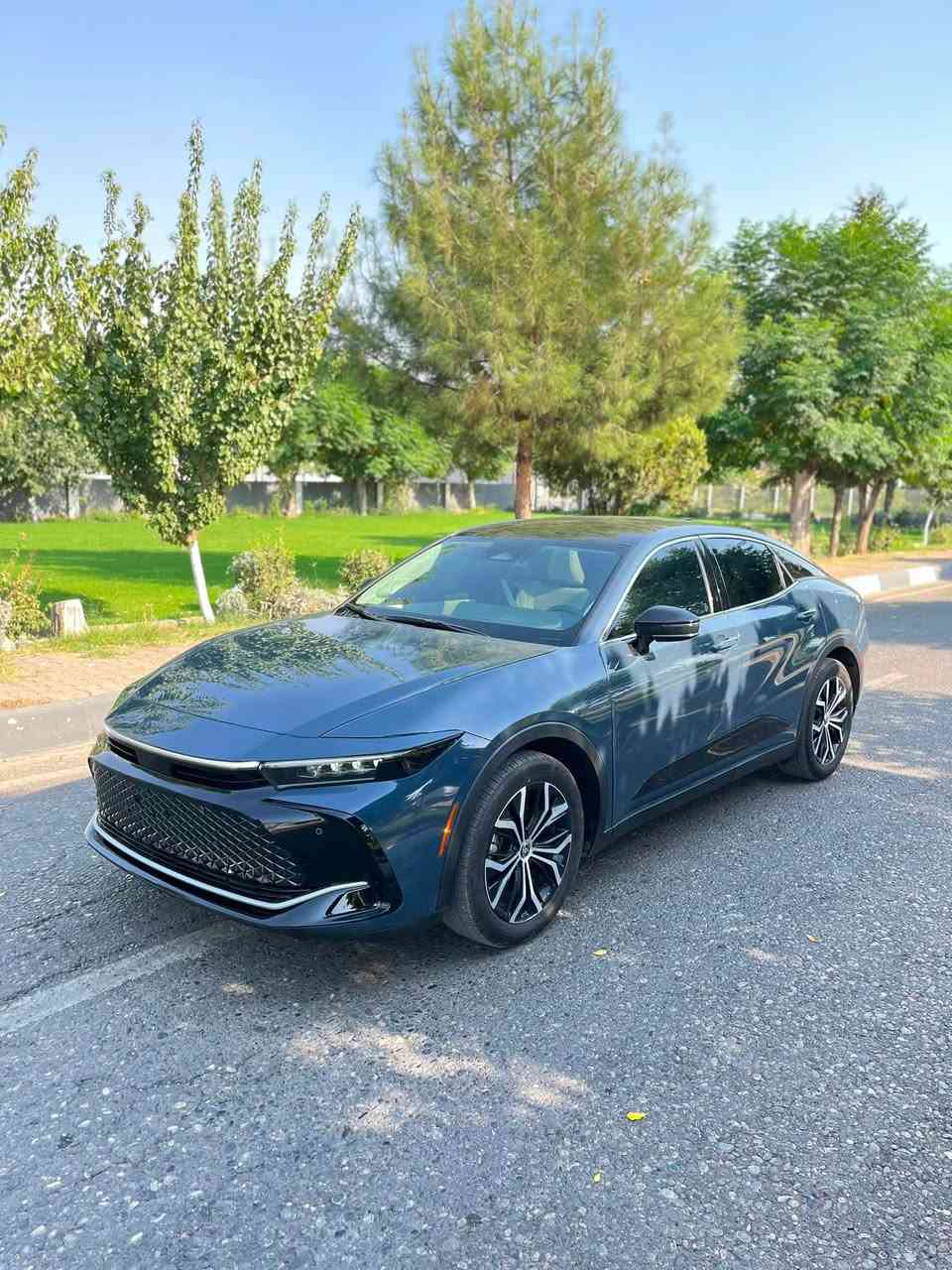 تويوتا كراون 2026 لون مميز سمنتي 🩶
موديل :2026 HEV هايبيرد🔋+بانزين 
مواصفات: Limited درجة1/1 AWD
داخل ابيض ملكي 👑 شاشه كبيره سماعات JBL 
كشنات كهربائي كشنات هيتر وتبريد رادار امامي وخلفي  عداد الكتروني ديجيتال 
مودات قياده : ECO/NORMAL/SPORT/CUSTOM
بريك كهربائي 
ماشيه: 30mi
حادث السياره 3قطع امامي بدون شاصي ودواخل ايرباك سستم شركه 
سياره بدون رقم تترقم شمالي شرط الرقم ابيع
سعر: 275ومجال
***********
***********
