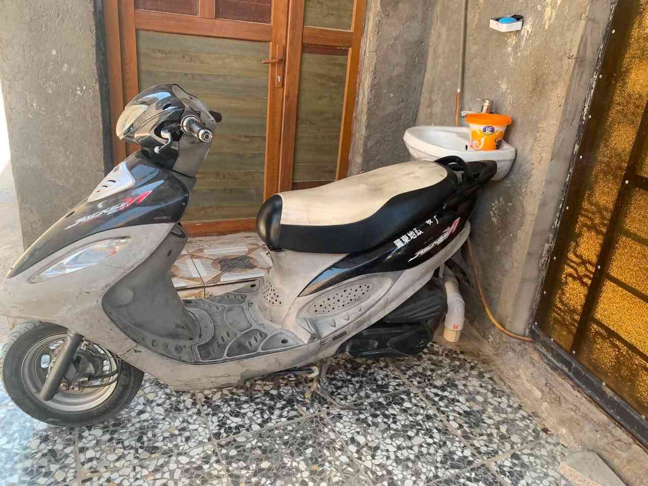 كامكو v1 مكفولة سعرها 500 وبيها مجال اخوان مكفولة من كلشي مستعجل ع بيعته مكاني كوفة رقمي ***********  كلها ختم واحد
