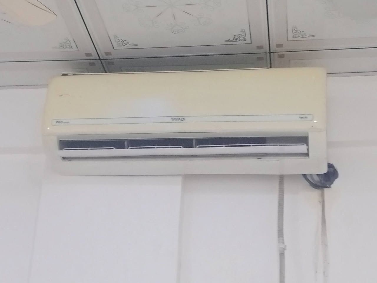 السلام عليكم متوفر سبلت طن ونص بسعر 250
