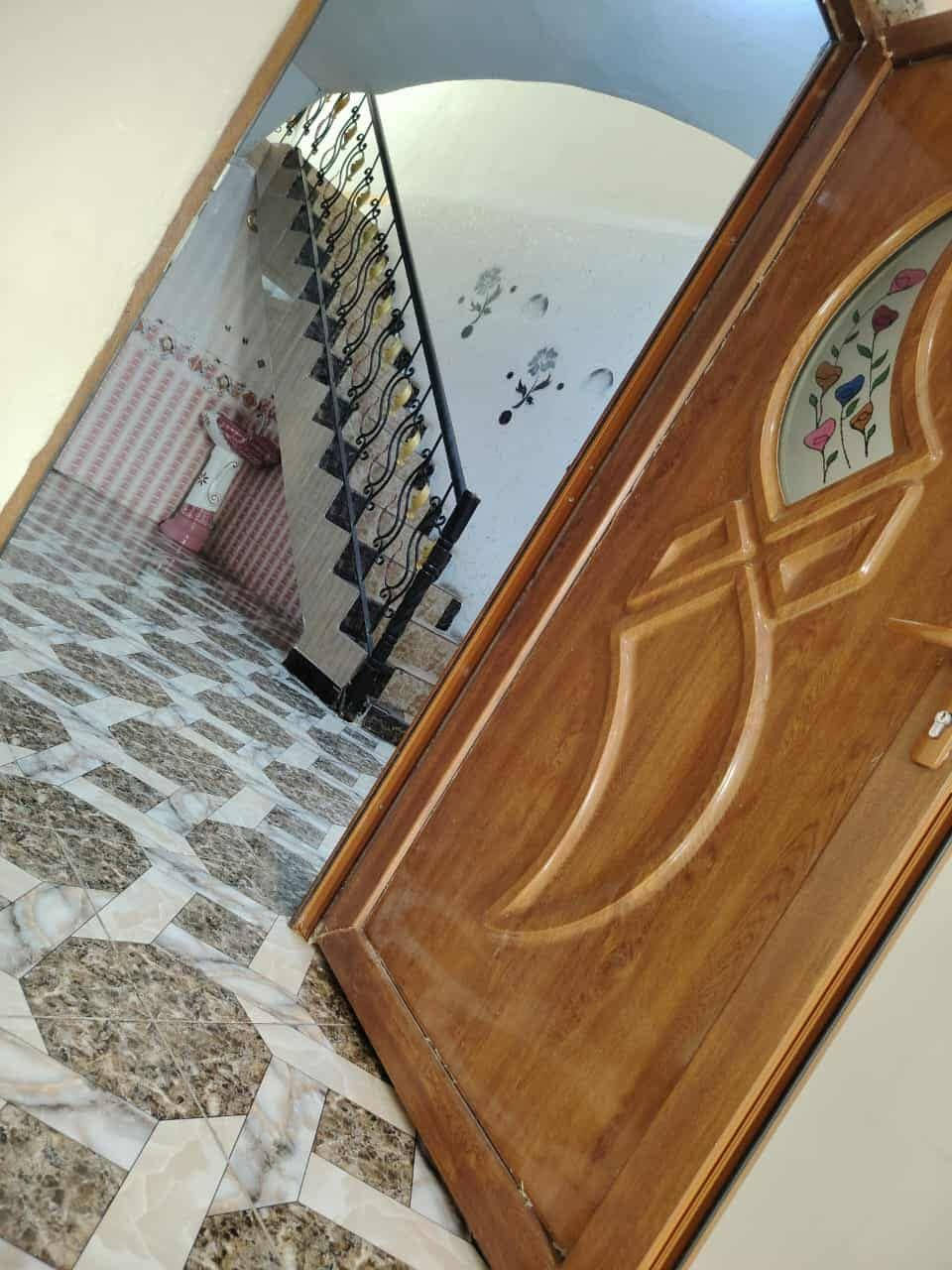 بيت طابقين طابو صرف للبيع بعقوبة الكاطون الرحمة قرب شارع الصحفيين ٣ غرف نوم واستقبال وصاله ومطبخ وصحيات وكراج سيارة المساحة ١٢٠ التواصل 
***********
