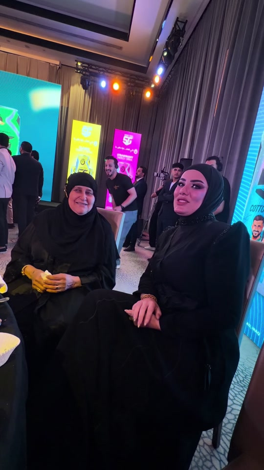 عبايات • ملابس خليجية • غادة العميري