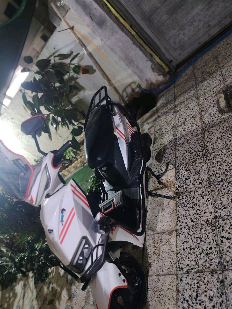 سلام عليكم موجود موطور للبيع 6 بطاريات مسطره السعر 625 تواصل عل  مكان الرمادي
***********


