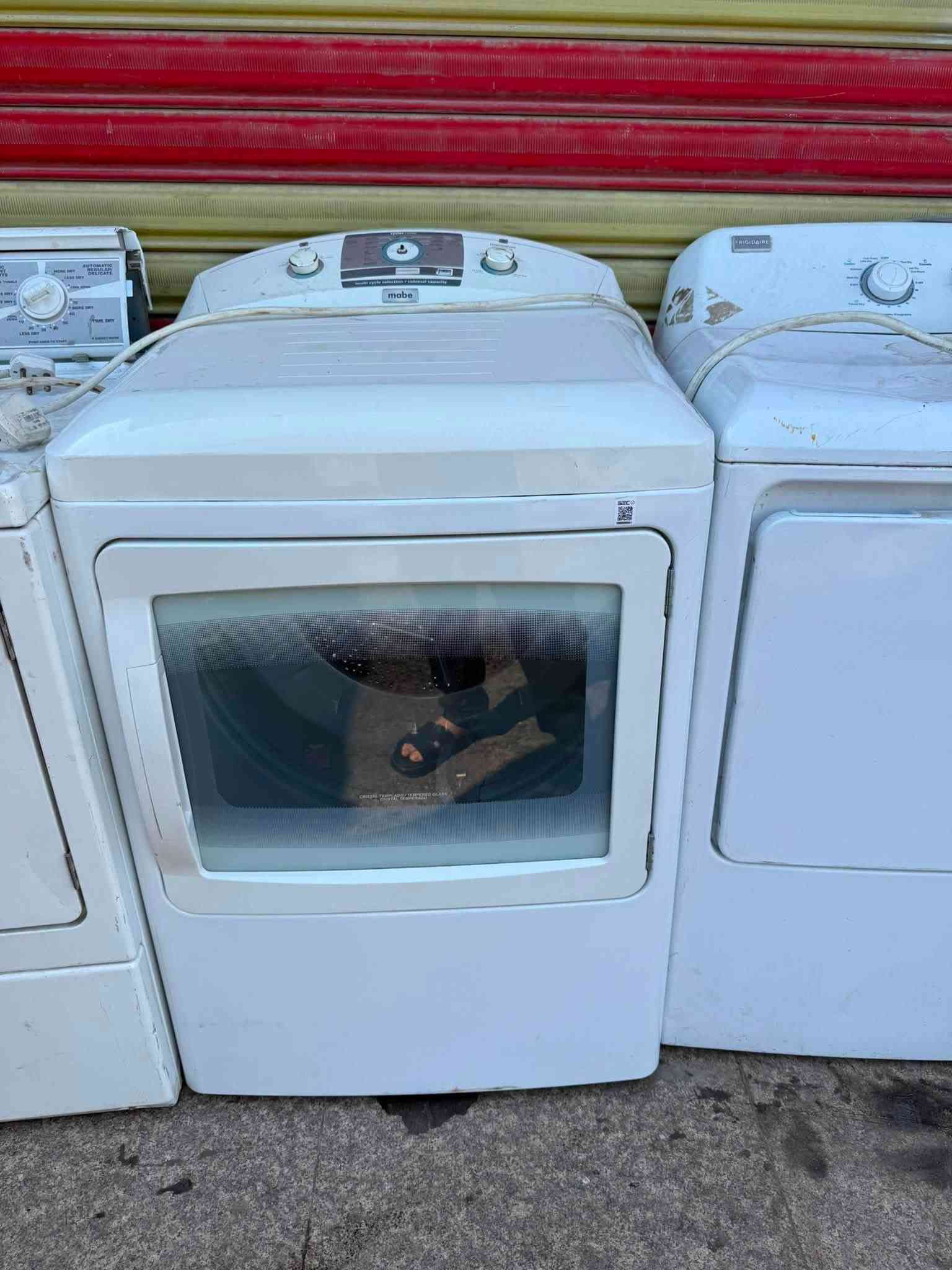 وصول وجبه مجففات امريكي نظيف جدآ العنوان البصره المعقل خمسين حوش ***********

