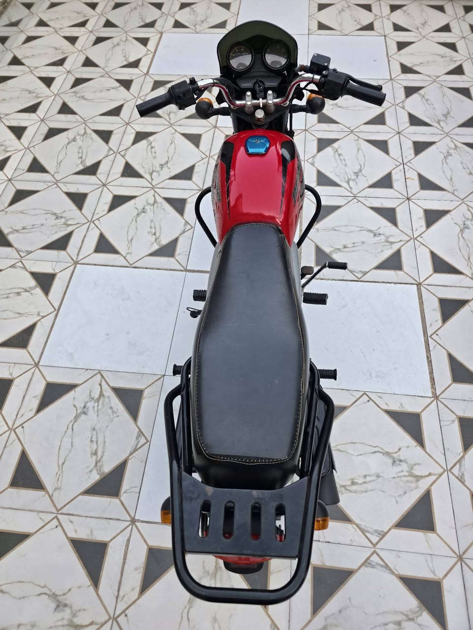 دراجة بجاج بوكسر 150cc 
موديل : 2022
​النوع: فحل جبلي
​سعة المحرك: 150cc
​الموديل: 2022 (نزول 2022/5/26)
​الممشي: 5,700 كم
​الاستخدام: شخصي
​الأوراق: 7 أصلية (بأسمي)
​الموقع: البصرة / كرمة علي
​السعر: 1,750,000 د.ع (قفل)
​للتواصل: ***********

