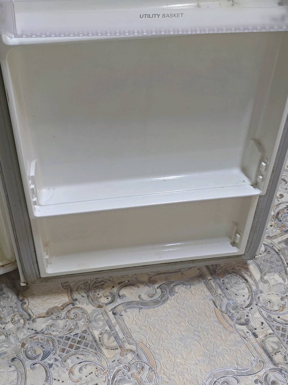 سلام عليكم ثلاجه lg ثلاجه فقط الاوتماتيك ام ماطور شغال ومابي اي شي لااستفتار عل هذا 7732308207 وسعر 65 وبي مجال للشرايه