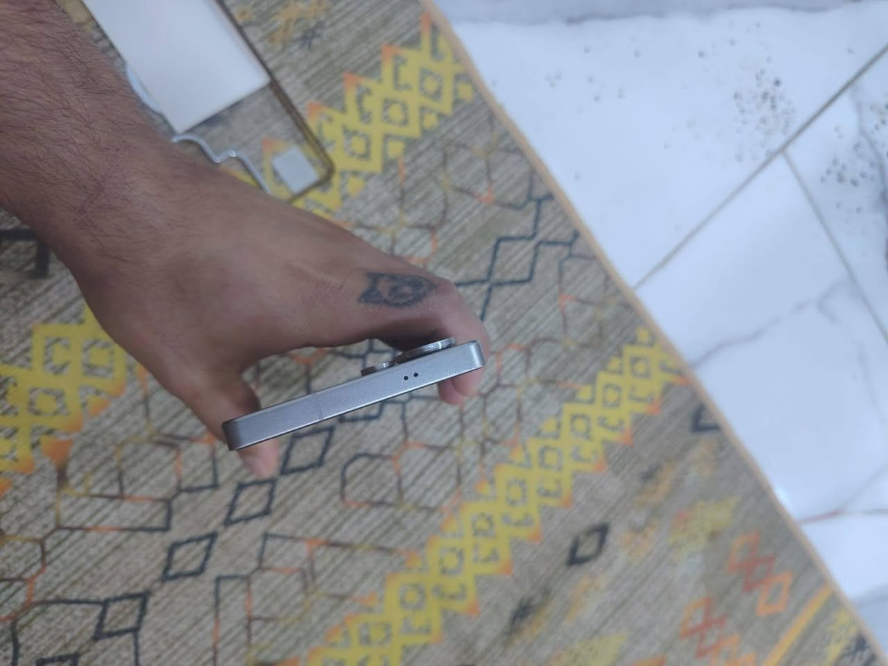 سلام عليكم اس ٢٥ التره نقال بعده ستوه ستخدم بعده شخط ما بيه سعر مليون وميه مكاني الحيانيه شارع ستين عله المستطيل رقمي ***********
