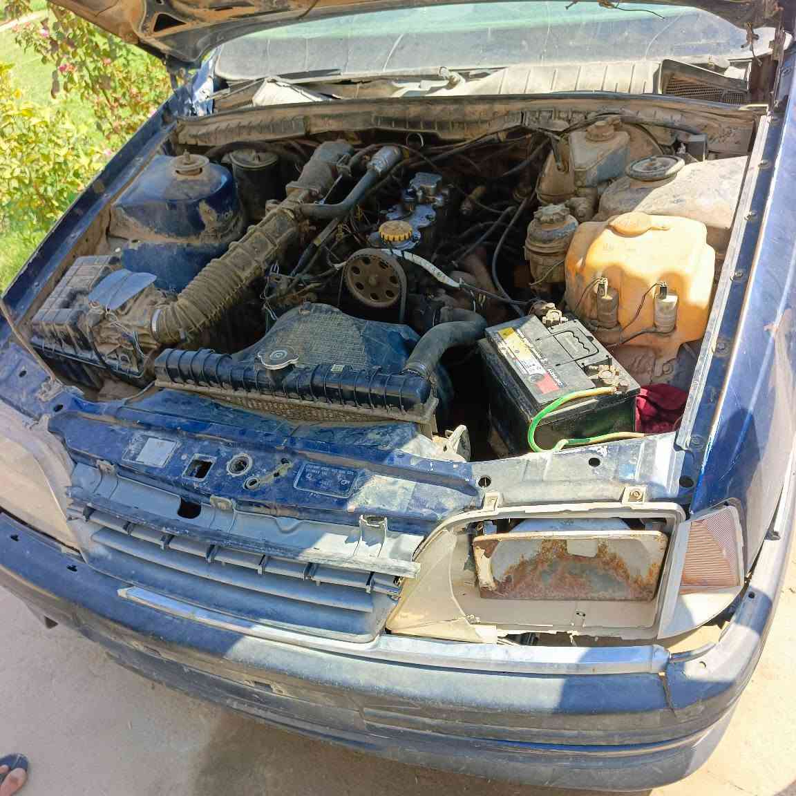 يالله سلام عليكم سياره اوبل للبيع كير محرك زينات لكشر كدامك سياره شغاله وكامله سعر 850 وبيه مجال  مكاني الانبار البغدادي جبه ***********
