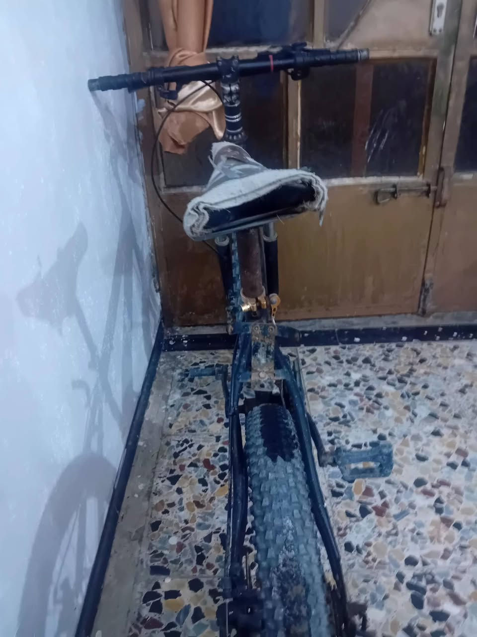 السلام عليكم بايسكل لبيع حجم ٢٠ عشرين.  موديل ٢٠٢٣           البايسكل يحتاج بس يصلح عقرب وبريك أمامي سعر ٣٠ وبي ماجال لتواصل ***********
