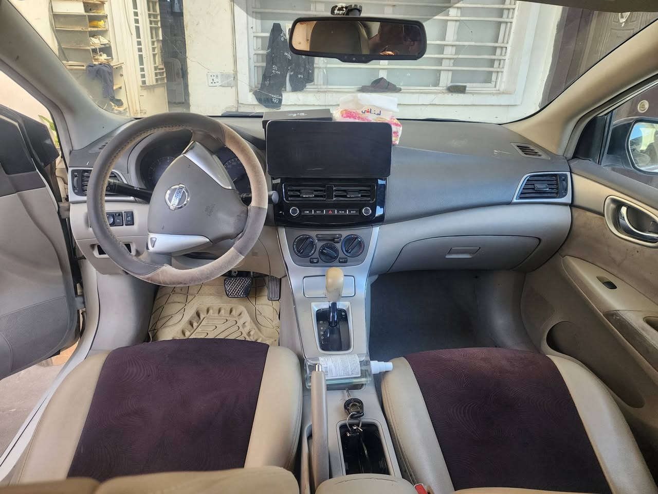 🚘✨ للبيع نيسان سنترا خليجي 2013 | 1800cc ✨🚘
السلام عليكم ورحمة الله وبركاته 🌹

سنترا خليجي 2013، سيارة اقتصادية وعملية للاستخدام اليومي، والمحرك 1800cc المعروف باقتصاديته.

🔹 تفاصيل السيارة:
✅ محرك 1800 — خير من الله
✅ الكير — خير من الله
✅ تبريد ❄️ — منظومة كاملة مبدلة وتبريدها ثلج
✅ شاشة مبدلة
✅ جاملغ عكس السائق مبدل جديد واللون صدفي
✅ الهلال خلف السائق تعديل
✅ صرفية تقريبية 11 كم/لتر
✅ رقم واسط إنكليزي 🇮🇶 — مشروع وطني

🔧 الملاحظات بكل شفافية:
• الدعاميات تحتاج ترتيب
• الجاملغ المبدل لونه صدفي

💰 السعر: 65 قفل

📍 السيارة موجودة في بغداد
العامرية / حي الفرات

📞 للتواصل والاستفسار:
***********

🔥 السيارة جاهزة للفحص والمعاينة
والبيع للجادين فقط، والرزق على الله 🤲

🌹 الله يبارك للبائع والمشتري
