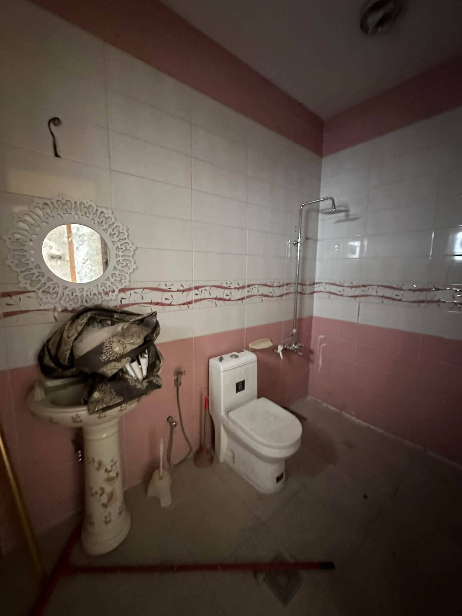 � للإيجار في السيدية

📐 المساحة: 125 متر
🚪 مدخلين
🛏️ 3 غرف نوم
🛋️ صالة
🍳 مطبخ
🚿 خدمات صحية

📍 الموقع: السيدية – الظباط

✨ العقار يُسلّم جاهز ومصبوغ

💰 الإيجار: مليون و250 ألف قفل 🔒 

📞 للاستفسار والتواصل:***********
