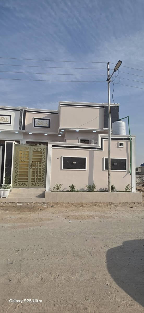 ✅️ يتوفر 3 دور سكن للبيع
شغل حلو و موقع بعد احلا 
#مساحة 175 متر 
#نوع العقار طابو صرف زراعي باسم عراقي 
وكاله ومكاتبه ونسخه من الطابو
 ✅️ بناء جديد وحديث 2026
#موقع البصرة حي الياسمين مقابل حي بغداد مجلس محافضة البصرة 
  #يتكون البيت من غرف نوم 2 و صالة و منور شلال  و مطبخ و ديوان و صحيات خارجية و داخلية و كراج 
#شارع 10متر تبليط
 ✅️  (95) و قابل للتفاوض للستفسار  
***********
 مراسلة الصفحة 
-جميع-العروض-في-البصره البصرة, العراق
