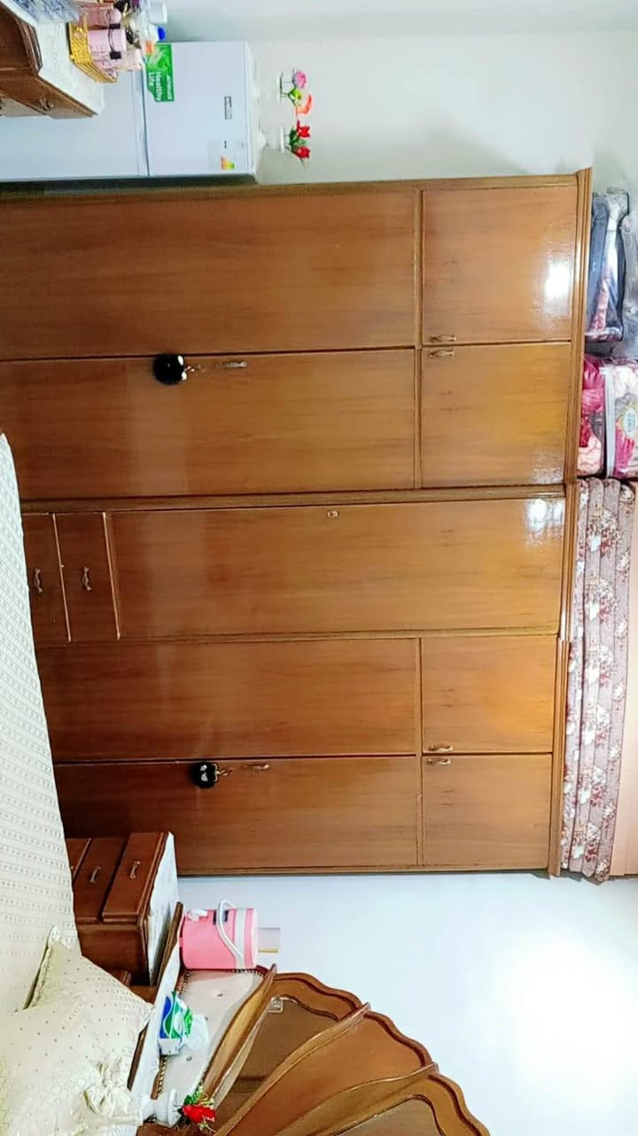 سلام عليكم اخوان غرفة خشب عراقي ثقيل نظيفه سعرها ٦٠٠ الف بيها مجال
مكلف بالنشر اتصل بصاحبها
*********** بي واتساب
