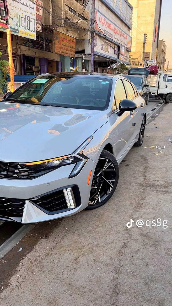 K5  موديل 2025

السلام عليكم 

GT line

وارد امريكي حادثه الحافه مال الجاملغ الخلفي فقط بدون دواخل بدون صبغ فقط كارت ع كد شبر بالجاملغ وبارد بالحافه مال صندوك  بدون ايرباك السياره رقم بغداد ماشيه 14 الف ميل محرك 2500 

مواصفاته

بصمه ابواب وتشغل 

تشغيل عن بعد

فور ويل درايف

بنوراما 

كشنات جلد اصلي اسود مطعم ب ابيض ختم جيتي 

الكشنات الاماميه تدفئه 

كشن السائق كهرباء 

سايد بريك بصمه

مود درايف 

شاحن واير ليس 

رادار امامي وجانبي وخلفي 

حساس امامي خلفي اصلي 

كامرا اصليه

تحكم مقود كامل 

صندوق ذكي يفتح عند الاقتراب من السياره 

لايت لد وبلوجكتر لد اصلي وبك لايت لد كامل 

وبعد المواصفات المعروفه بال K5 

للاستفسار اكثر الاتصال
***********
مكان بغداد

نص مكتوب في الصور:
- @qs9g GT line 2025
- @qs9g