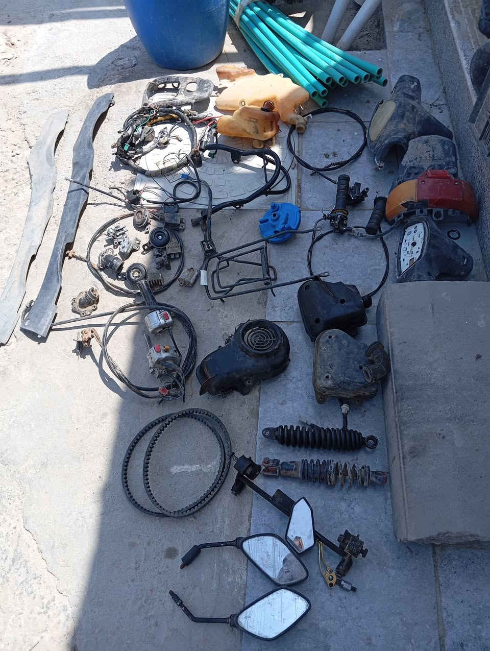 سلام عليكم غراض للبيع مال تفصيخ الاسعار مناسبه مكاني ناصريه مركز رقمي ***********
