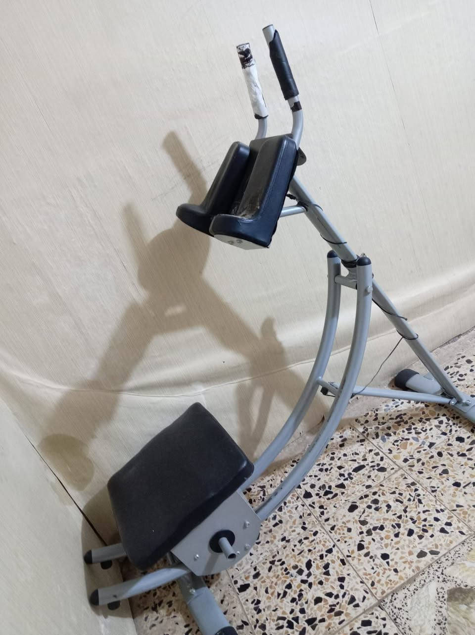 جهاز ازاله البطن السفلي وتقوية عضلات البطن
وجهاز ازاله الشحوم وتحريك الدوره الدمويه بلكامل  السعر خاص ***********
