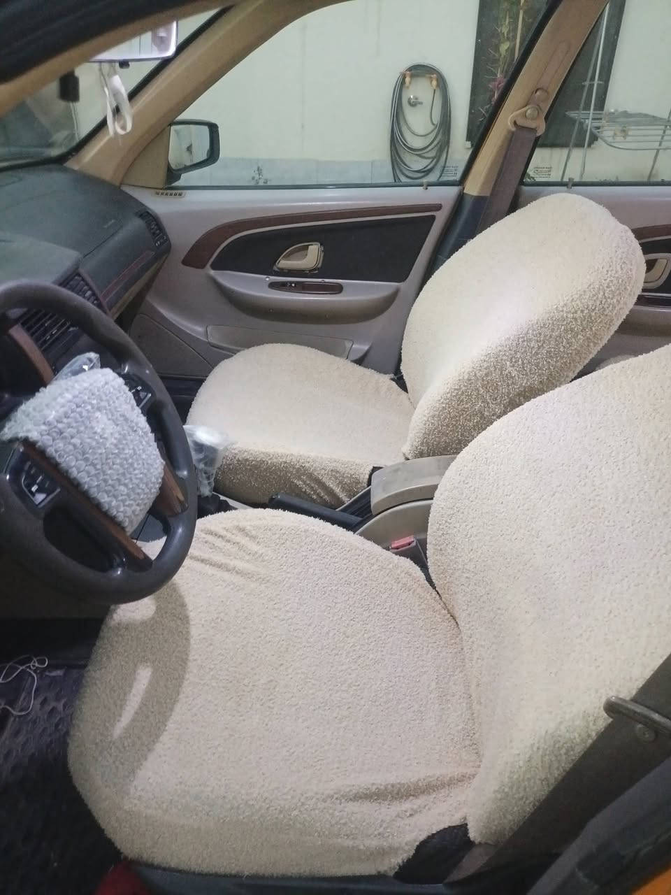 السلام عليكم بيجو بارص موديل 21 جاهزه مكينه وكير حداده وره وكدام كهربائيات شاشه السياره كفاله من كلشي بيهه بس طخه باب السايق مبينه بالصوره سعرهه 65  وبيهه مجال ***********  مكاني ناصريه الغراف
