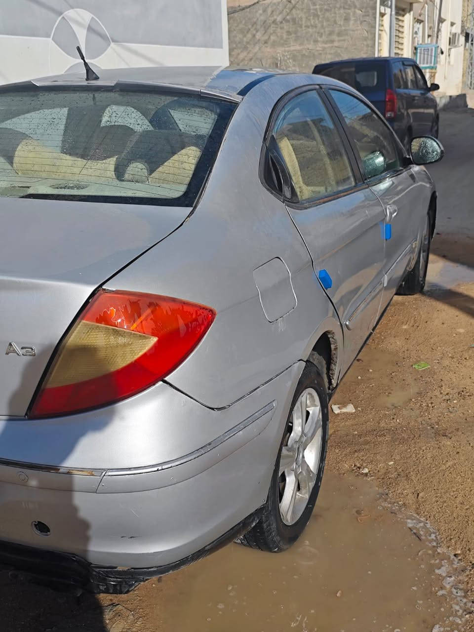 سياره اي 3 موديل 13 مكينه وقير جدد لا تبخير ولا تنقيص والسياره خير من الله كل شيء ما بيها سبب البيع عند ظرف طارئ السعر 25 ولي يشتري كبل يواجه المالك لان ايريد تحويل الاستفسار الاتصال على الرقم ***********

