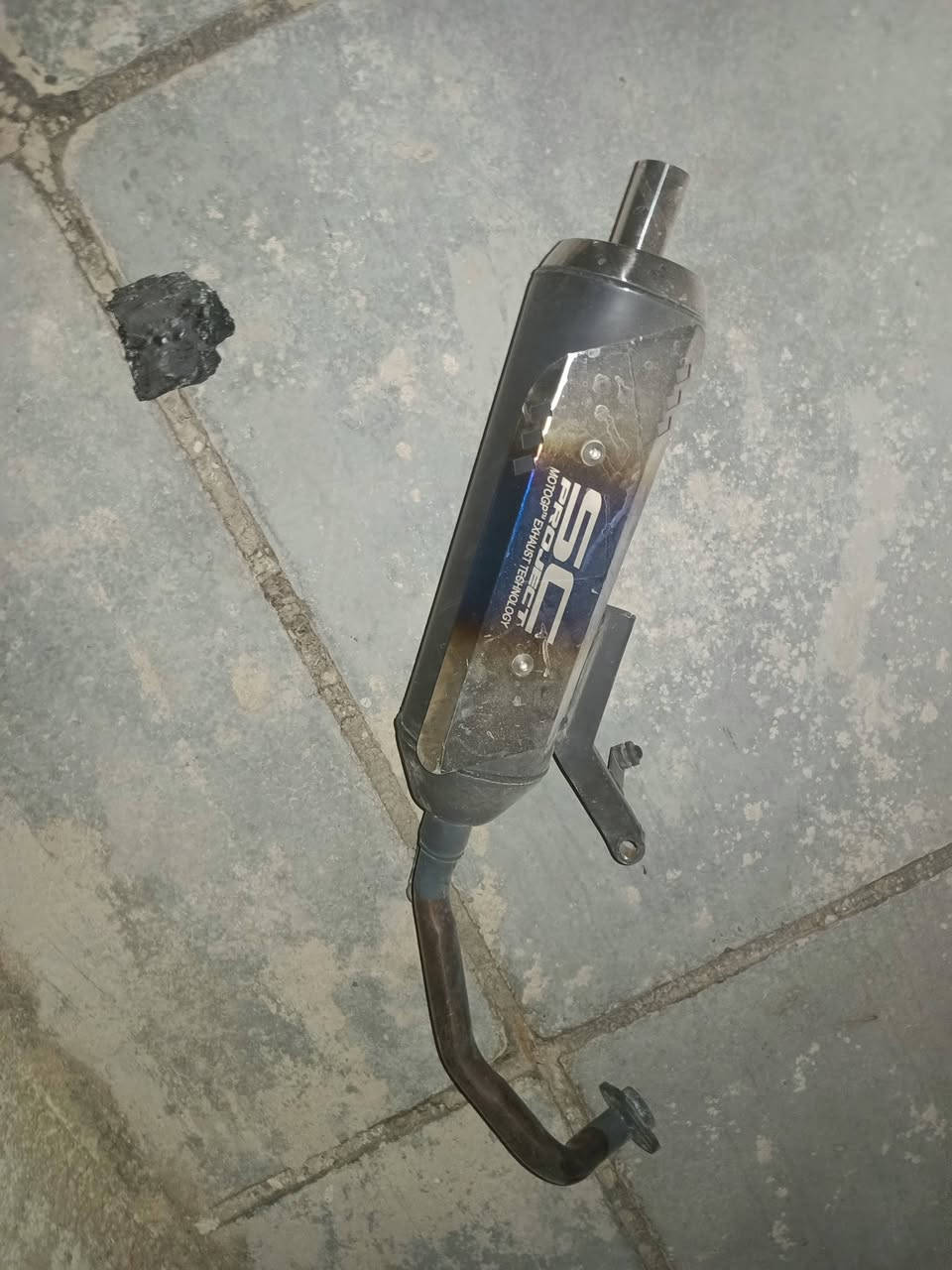 سلام عليكم غراض للبيع مال دراجه ماكس سعر الصالنصه رياضيه 35 و لدبل اصلي  ب10 ول وياله ثنينهن رياضي ب 20 مكاني البياع الشهداء رقمي *********** بي واتساب

