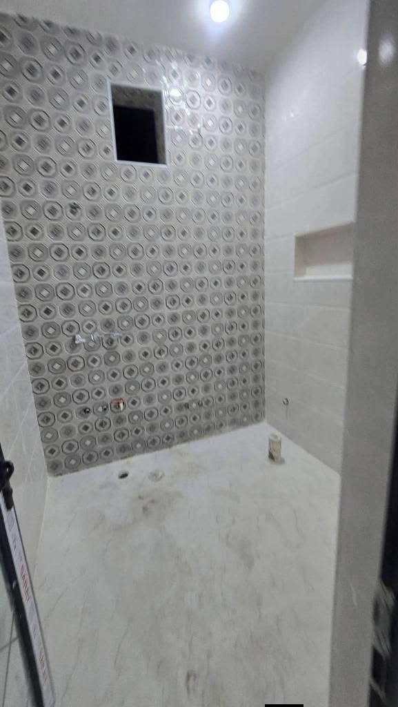 بيت للبيع
⭕️(طابو زراعي سند 25 داخل مجمع الروان شارع 15طابقين)
الطابق الاول 
⭕️غرفتين نوم 
⭕️استقبال
⭕️صاله  
⭕️  مطبخ 
⭕️ مجاميع صحيه داخل وخارج
⭕️ طارمه
———————————— 
⭕️ الطابق الثاني 
⚜️ غرفتين نوم سويت
⚜️صالة 
⚜️مجاميع صحية  
ــــــــــــــــــــــــــــــــــــــــــــــــ

مراسلةالصفحه او 
***********
*********** يوجد واتساب ديوانية, القادسية
