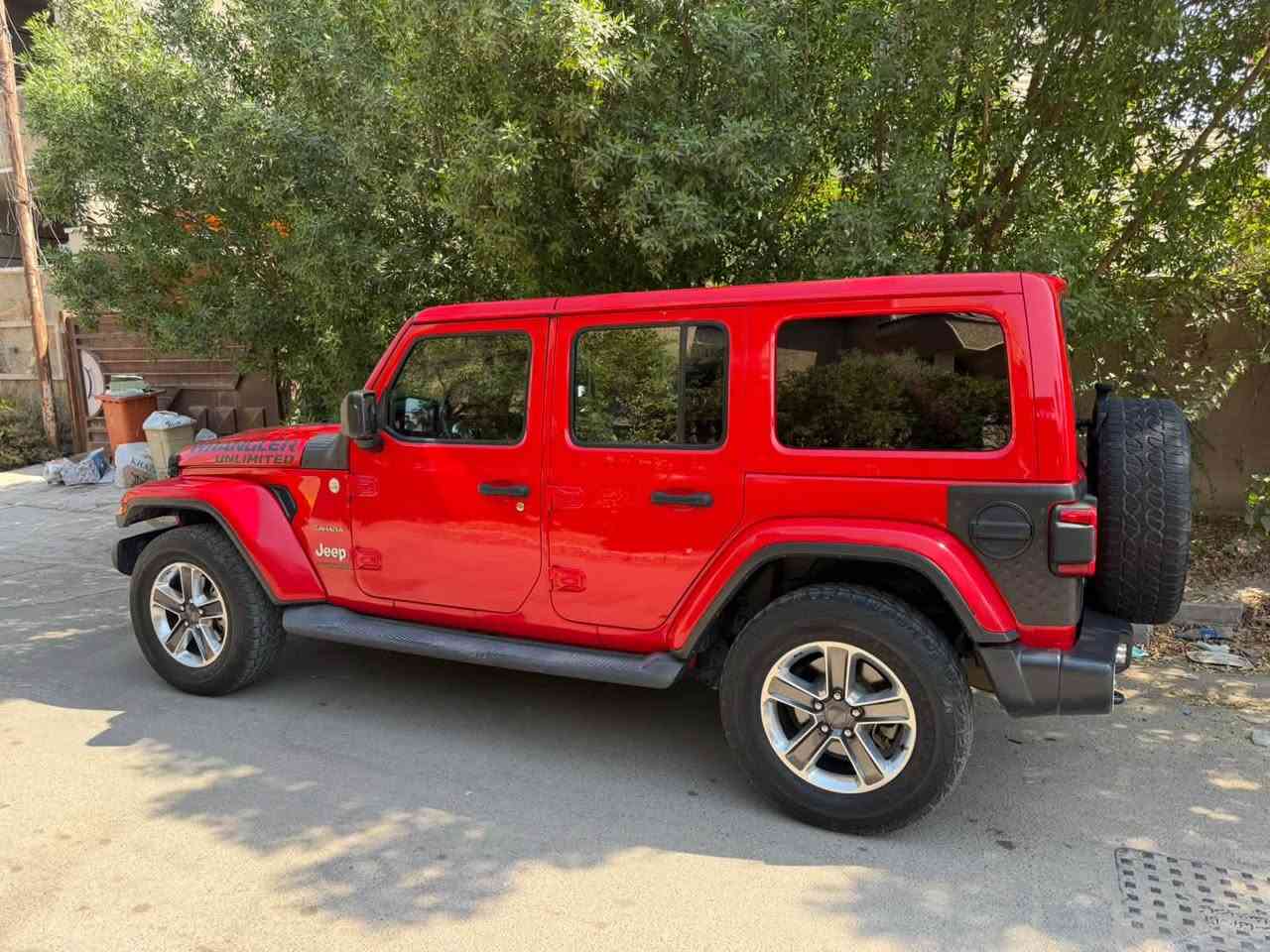 السلام عليكم
جيب رانكلر صحاري  وارد امريكي

Jeep    2020 2.0L 4 

حجم المكينه : 2000 تيربو

     

الضرر :  بيها طخطخات مصبوغه احزام بجم كبس 
   
    
#المواصفات 

1.قماره تتفصخ صير كشف

2.بصمه 

3.لوكير

4.كشافات عدسه

5شاشه

6.تشغيل عن بعد

7.كشنات مخمل

8.كامرا 

9.حساسات خلفيه

مكاني بغداد اليرموك 

تحويل ثاني يوم 

السعر  158 وبيها مجال 

الاتصال ***********
