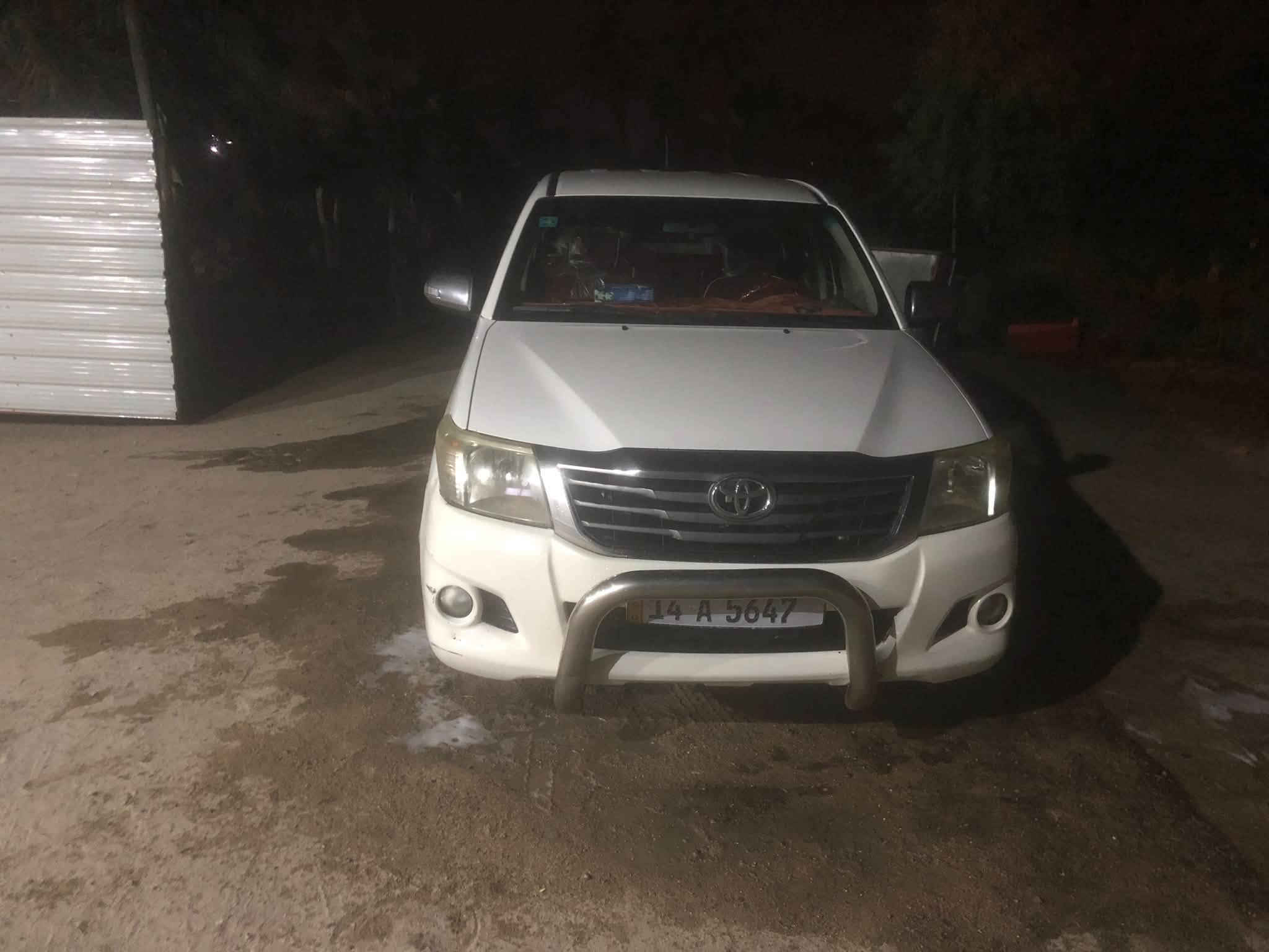 للبيع بيكم كويتي مديل ٢٠١٤ السيارة نضيفه بيها طكات شويه  لا تبخير ولا تنقيص السيارة ما متعوبه رقمها بصره نضافه داخل وخارج 
مكان السياره البصرة الهارثه معمل ورق 
رقم الهاتف: ***********
