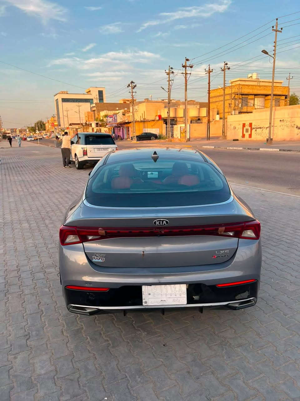 كيا5موديل ٢١سيارهً نص فول سياره حادث كدامك لاتكلي شبيه ابيعك كوم حديد اكفله لك من كصه وكلبه وضربه قويه بس انا بيعلك كوم حديد مكينه كير تربيد حداد شرط لفحص ١١٥قفل سياره جديده معنه كلمه للبيع فقط ١١٥قفل /***********
