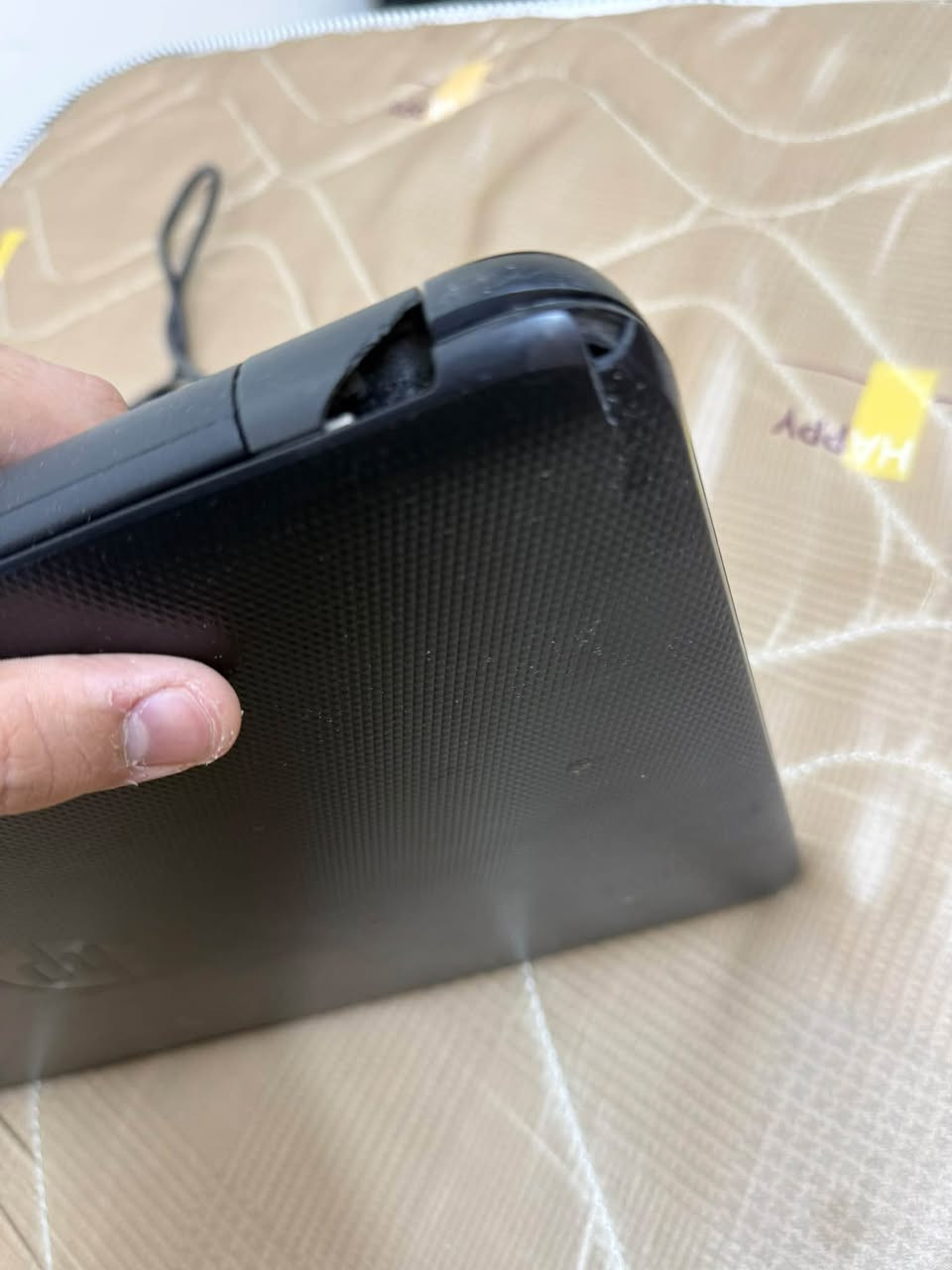 حاسبه hp للبيع مستخدمه الحاسبه بطاريتها نضيفه والحاسبه للشغل والدراسه مو للعب وشاحنتها الاصليه موجوده والحاسبه بيها ضربه صغيره بس ممأثره عليها سعرها 125 مكاني بغداد الوزيريه ***********

نص مكتوب في الصور:
- About 1.60GHz DDR3 1.60 GHz Intel(R) HD Graphics 44 GB of 119 GB used DESKTOP-BSQE1VA HP Notebook Rename this PC Device Specifications Copy Device Name DESKTOP-BSQE1VA Processor Intel(R) Celeron(R) CPU N3050 @ 1.60GHz 1.60 GHz Installed RAM 4.00 GB (3.85 GB usable) Graphics Card Intel(R) HD Graphics (114 MB) Storage 119 GB SSD HS-SSD-E100 128G Device ID 024B336F-B917-410B-A7A5-3F5358A9A49C Product ID 00330-80000-00000-AA672 System Type 64-bit operating system, x64-based processor Pen and touch No pen or touch input is available for this display Frequently asked questions How does having 4-8 GB of RAM impact my PC's performance? Can I run modern applications smoothly with this RAM capacity? Is my GPU sufficient for high end gaming and video experience? How can having a