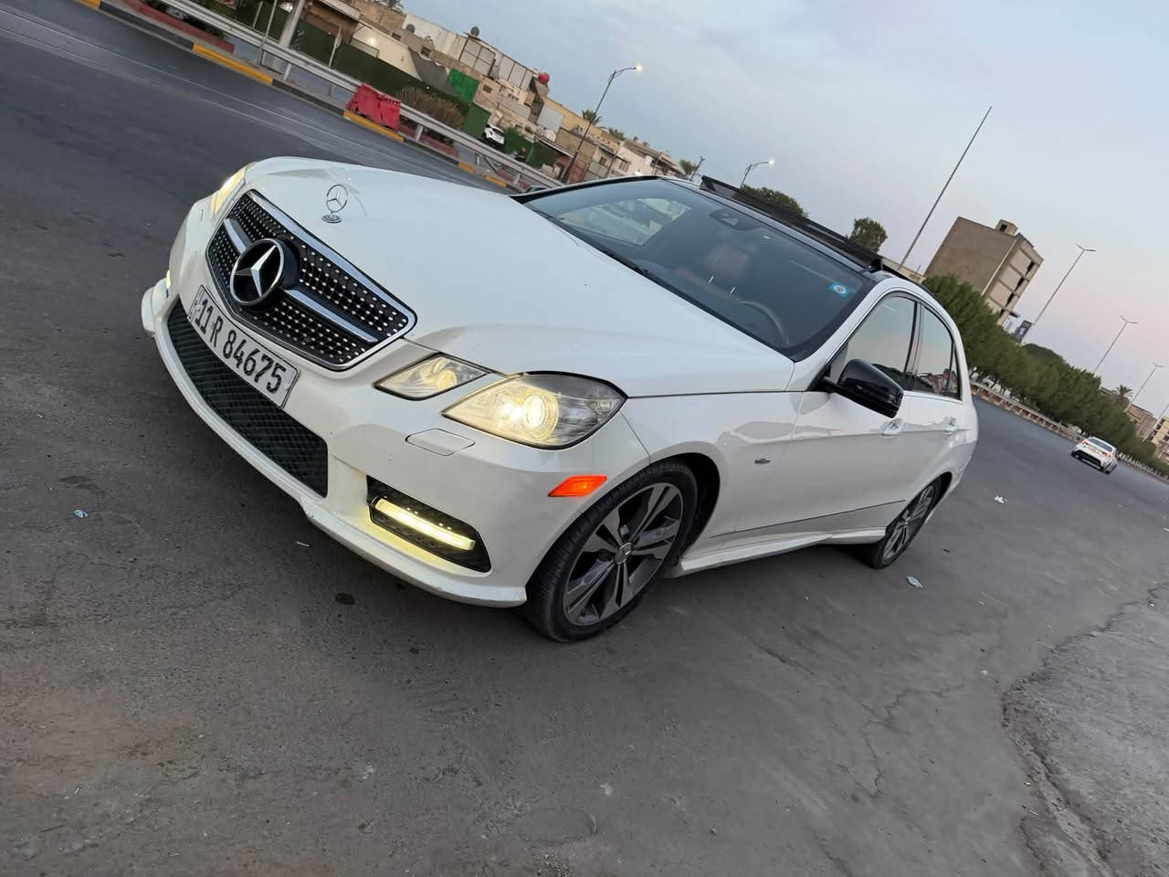 مارسدس E350فول موصفات بنوراما بصمه كشن جلد كهربائي مكينه كير حداديه كله جديد سياره جاهزه من كلشي بيها صبغ 3قطع بدون دواخل السياره جديده فول  رقم بغداد تحويل مباشر السعر 145وبيها مجال الشراي يتصل العنوان بغداد الكاظميه ***********

