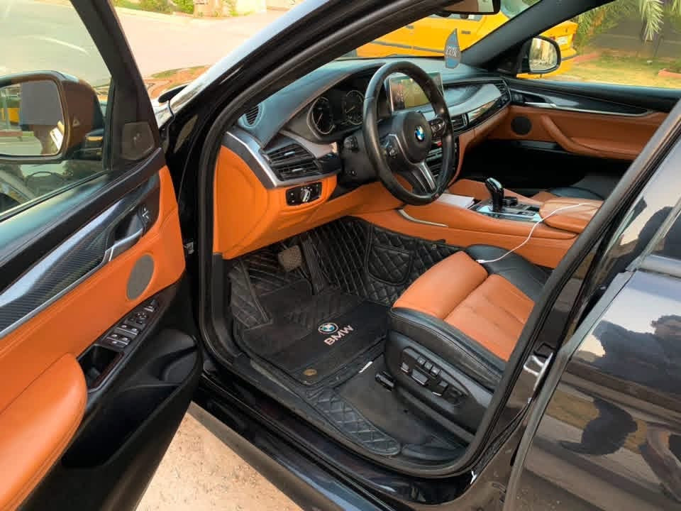 BMW. V8 M50  
2015 

وكاله العروش. مكفولة. من كلشي.  
ماشية 100 الف. 
رقم ارييل تحويل. ثاني يوم 
السيارة كلها كت ام.  
داخل. لونيين. 
السيارة. جديدة. كلش. 
بردات.   
بيبان شفط. 
فتحه. 
دخول. ذكي. 
3. شاشات. 
كشنات. تدفئة تبريد. 
داته شو. 
السيارة. هواية مواصفات بيها.   
بغداد اليرموك ***********
