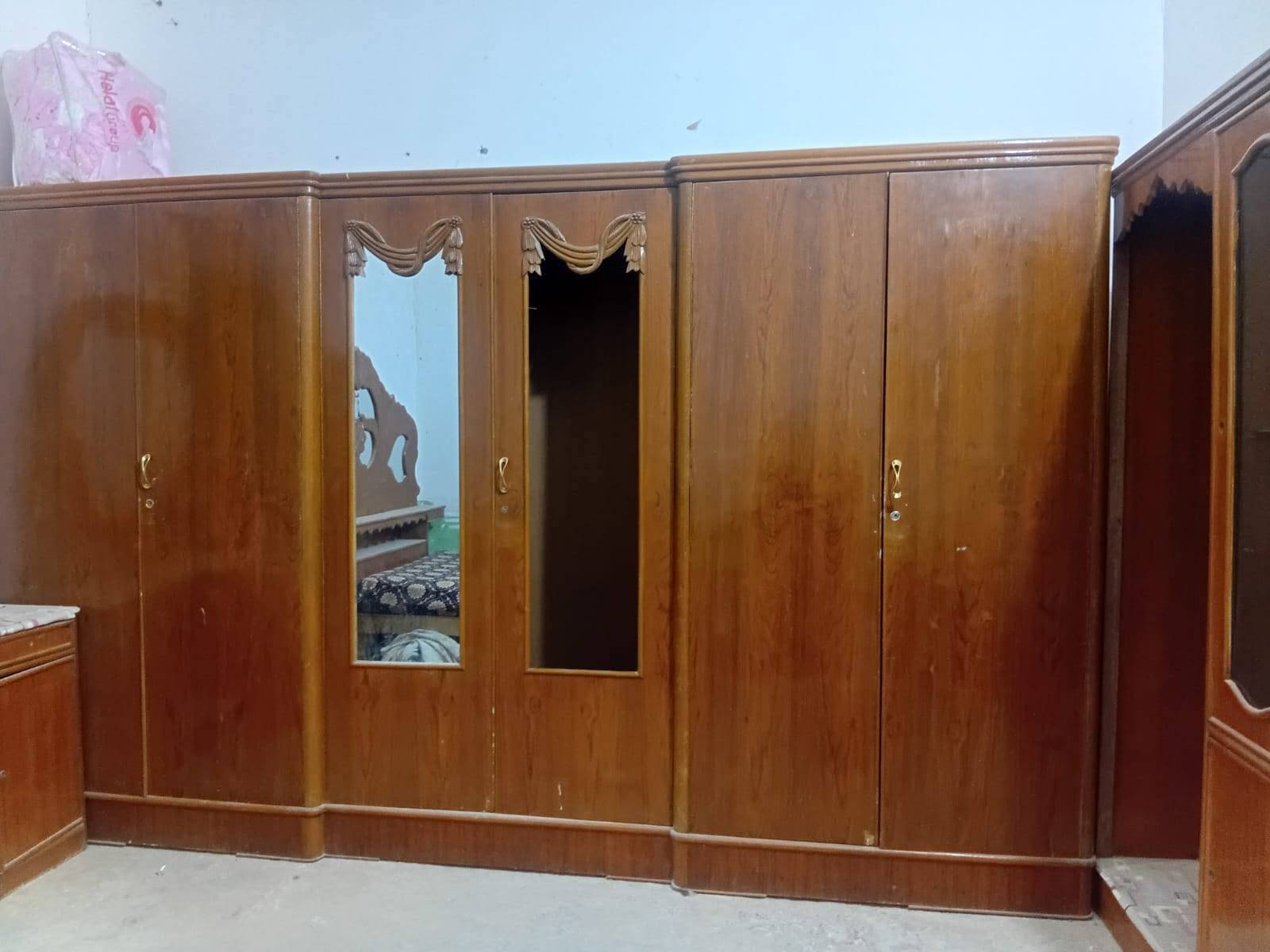 غرفه ست أبواب • بوفيه • معرض طابقين