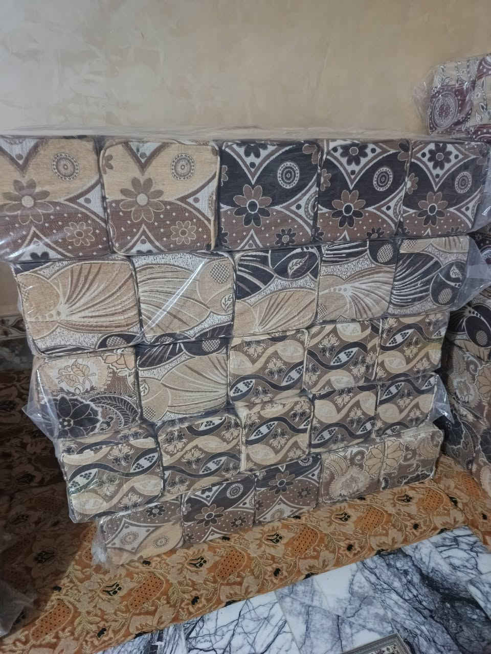 خمس تكيات • سفنج • بنايلون
