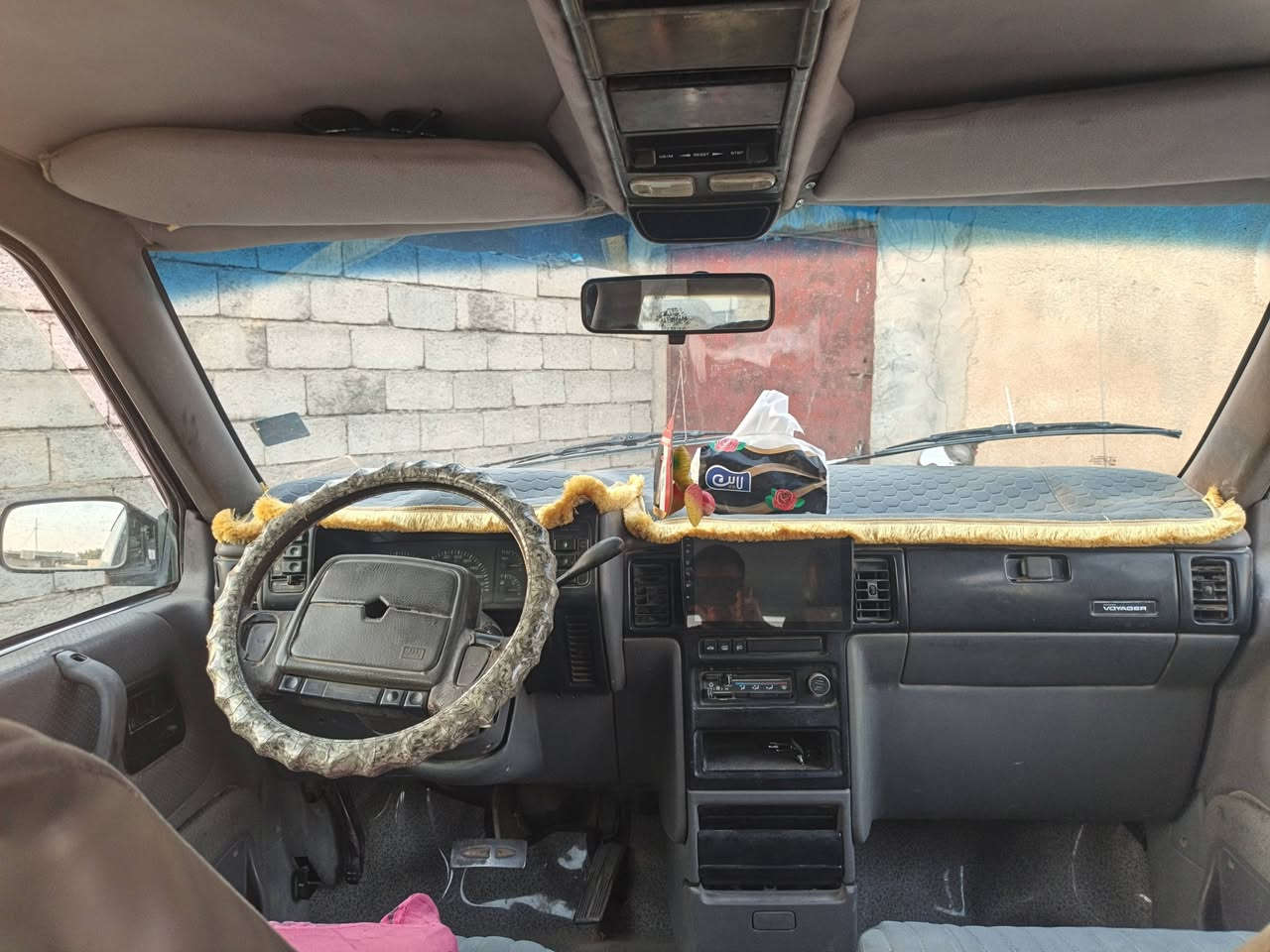 سلام عليكم سياره دوج كلايزر موديل 92 رقم انبار مشروع وطني بسمي رقم انكليزي سنويه عضم  محرك بلادي 3000و300 لا صرف ولا تبخير غرفه مدوشمه جديد قماره وكشنات وارضيه السعر 40 وبيهه مجال الرقم /***********
