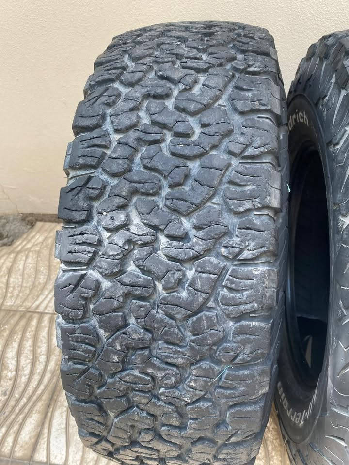 للبيع
تخم نظيف السعر ٢٠٠ ألف 

 Bf goodrich ko2 285/70/17

للتواصل واتساب 

***********
