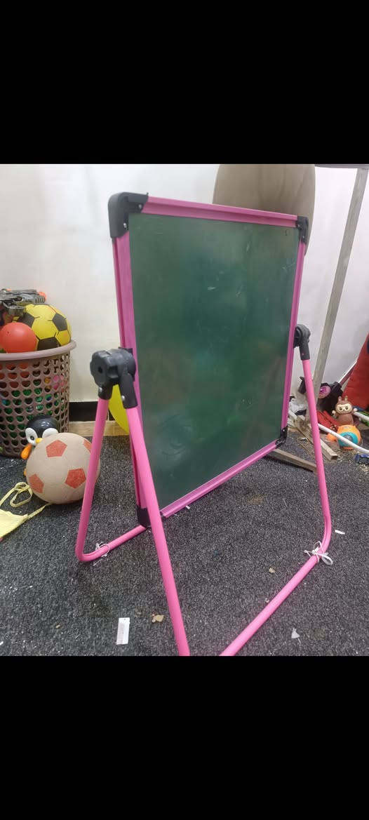 بيت أطفال • كلب هزاز • بغداد الأمين