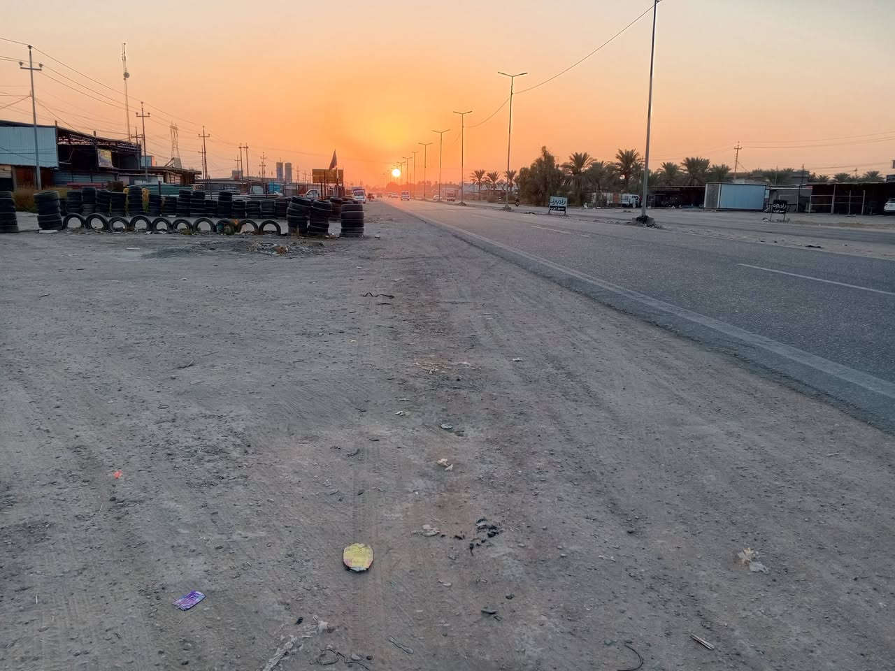 السلام عليكم قطعه للبيع بل العلاك 
 تجاري تجاري مساحه 600متر واجه 11
طريق شوملي الحمزه قريبه على سيطرة الباشيه ترهم معرض ترهم محل ترهم جملون 
السعر مناسب 
*********** 
***********
