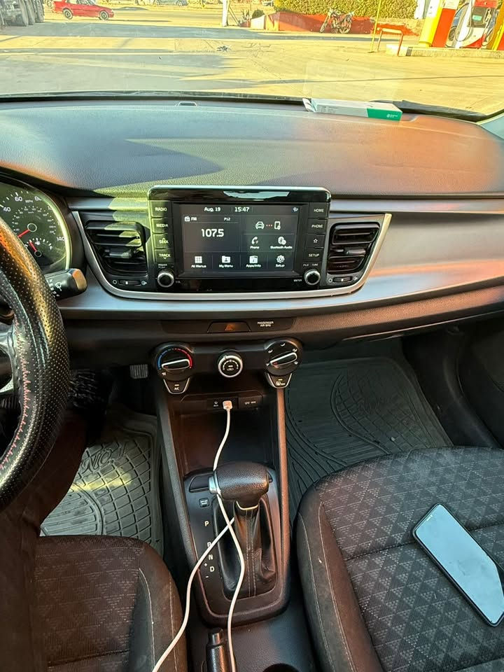 Kia Rio Lx 2020 Black 1.6L:
3KPA24AD4LE312700 رقم شاصي 
سعرها 105$ ورقة 
بها 5 ورقة غرامة ينزل من سعره 
حادثها باب و جاملغ 
بدون دواخل 
بدون ايرباك 
ماشية ٨٣ الف 
رقم و سنوية جديد شرط تحويل او وكاله 
العنوان قضاء عقرة 
رقم تلفون و واتساب ***********
