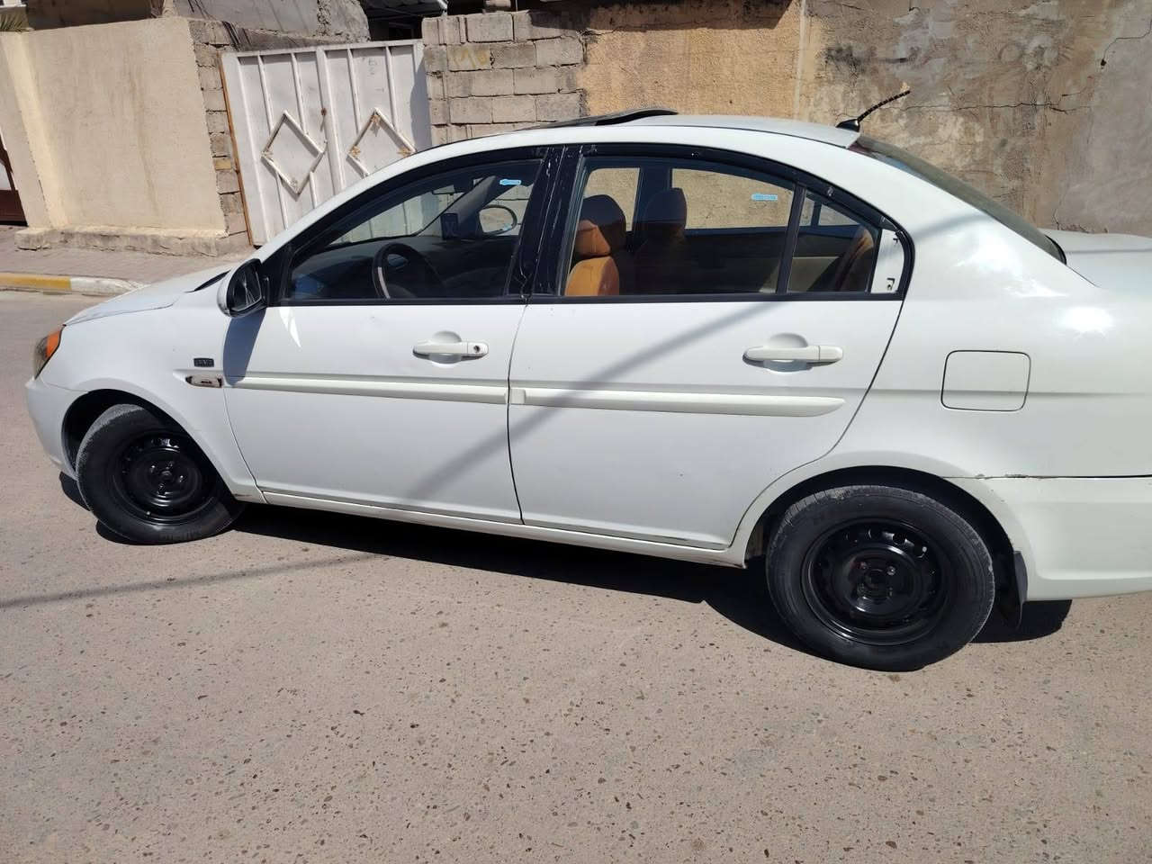 سلام عليكم اكسنت موديل ٢٠١٠ سياره جاهزه كير محرك تبريد ثلج سياره بسمي بيهه ٣ قطع صبغ السعر ٦٦ وبيهه مجال العنوان بغداد قرب بسمايه ***********
