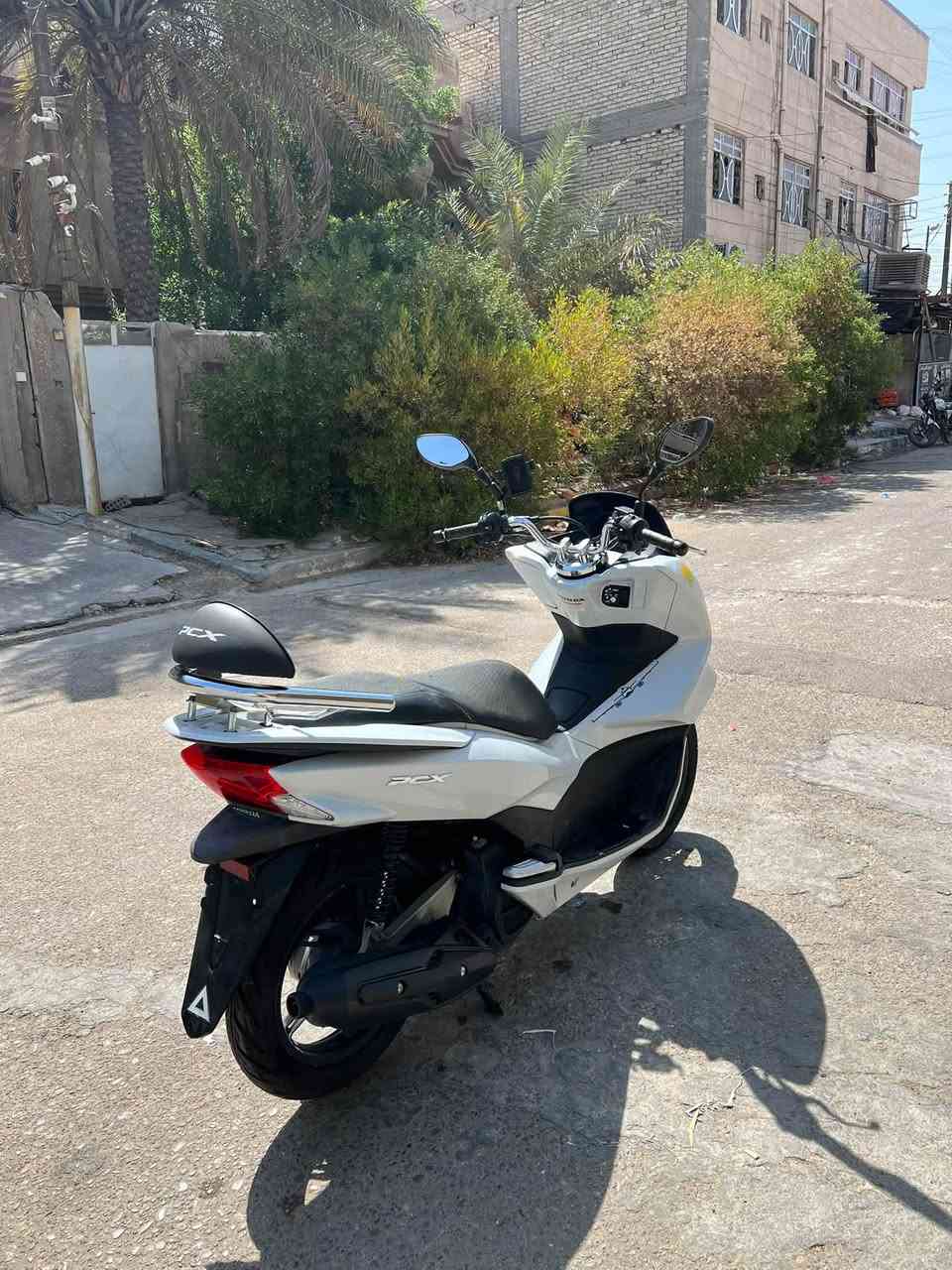 سلام عليكم 
دراجة pcx جيل ثاني ياباني 
للبيع دراجة كلش حلوة ونضيفه 
اي نقص ما بيها 
العنوان بغداد الكاظمية 
للاستفسار ***********
