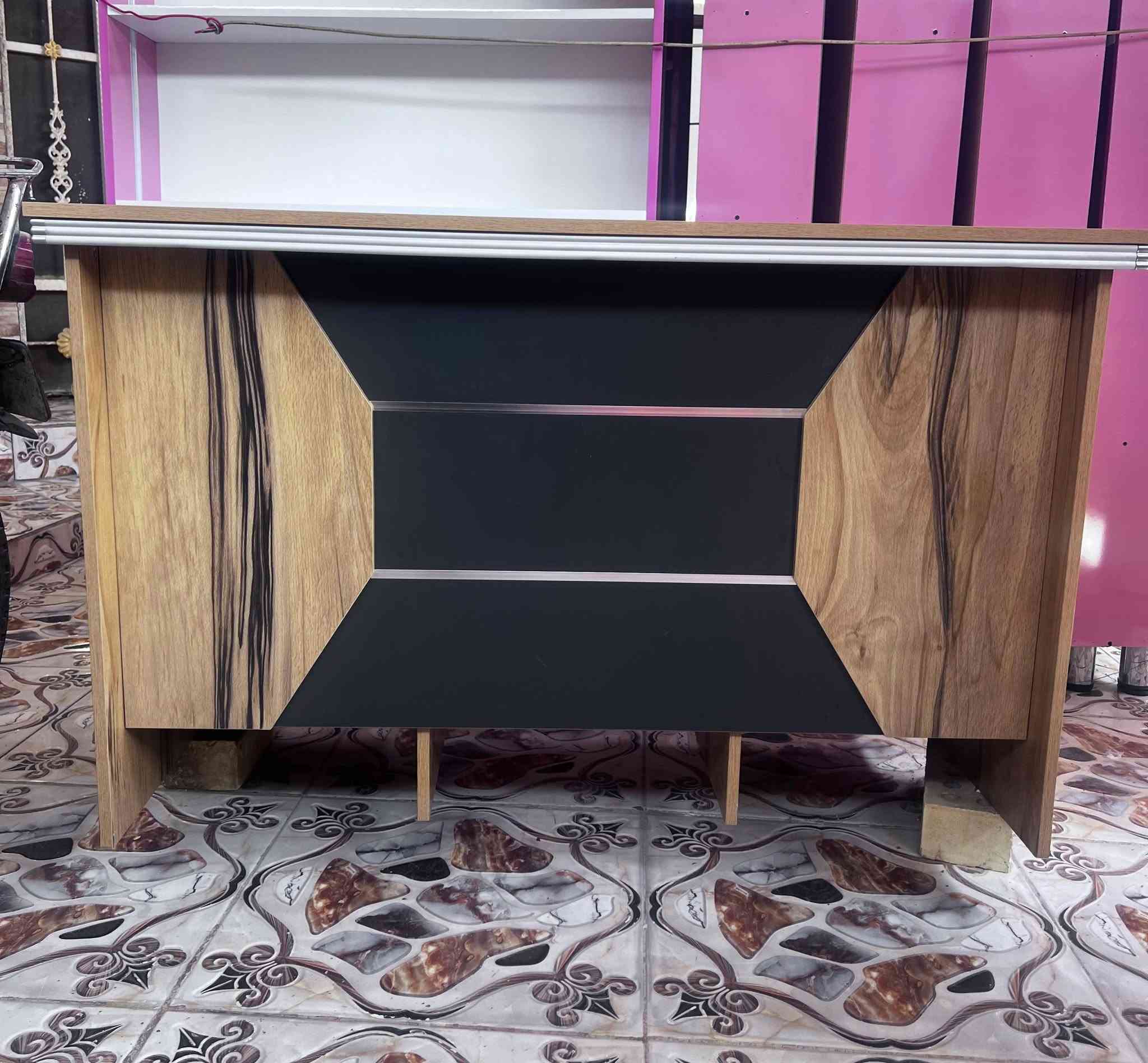 مستعمل شهر • ١٠ فاترينات • حاسبة كاشير