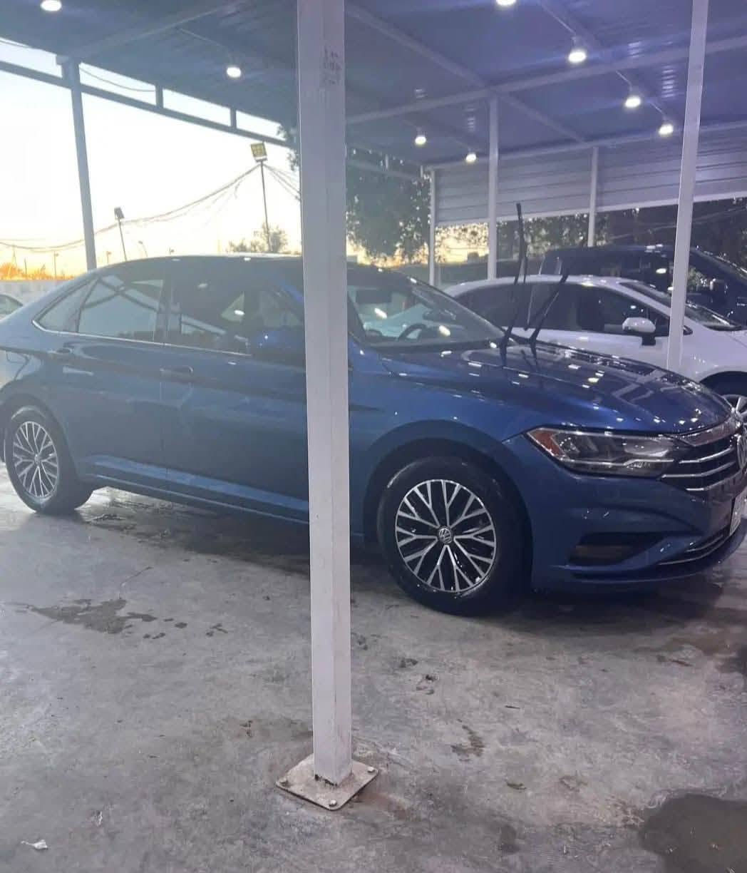 (((((( بيع فقط بدون مراوس )))))))
‏( JETTA SE PLAS 2019 )
-‏70 الف ميل 
-‏‎محرك 1400 TURBO 
-‏‎كير اوتو 8 نمر 
‏‎-وضعيات القيادة ( سبورت - نورمال - ايكو - عادي )
•  بانوراما
• رادار 360 
• نقطه عمياء بالمري
• هيتر بالمري
•  بصمة تشغيل
•  بصمة ابواب + جنطه
•  قفل جام مركزي
•  اوتو ستارت - اوتو ستوب
• تحكمات ستيرن جهتين مثبت سرعة 
•  هاندبريك بصمة
•  منظومة زنون بلادي
•  شاشه 8 انج لمس تدعم كار بلي 
•  كشنات جلد اسود
•  تدفئة كشنات امامي 
•  اضائة LED اوتو ليلى نهاري
•  بك لايت LED
•  كامرة خلفية
•  ستيرن رياضي على شكل حرف D

⛔️ضرر بنيد فقط حادث أمريكا 
⛔️‏‎جاملغ خلفي ايمن مصبوغ  اثر طخه خفيفه مال دراجه بالعراق

 • السياره مال بيت مامتعوبه مال جناي وعلى ايده صارلها 4 سنوات  وداخله سيرفس كامل مبدل دهن كير ام زويل  مع براد دهن الكير  ودهن محرك رافينول من الاخير السياره  
.السعر /// 125 $
 مكانها بغداد ..***********
