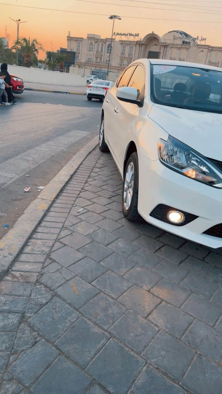 السلام عليكم من رخصت الادمن المحترم ❤️
نيسان سنترا  2025  سيارة فول مواصفات 
❗️سيارة ضمان 3 سنوات شركة السور 
المواصفات 🥹
ماشية 14 الف فقط 
محرك 1600 
شاشة 
فتحة سقف 
داخل بيجي 
كامرة 
تحكم ستيرن 
تبريد قطعتين 
أربعه جام كهرباء 
لايت ماطور 
ويل كب
نظام ايكو 
مانع انزلاق 
‏ABS 
بكلايت لد 
اربعة دسك
السيارة رقم اربيل تريد وكاله او تحويل اني حاضر 
وباقي المواصفات معروفه
السعر  130 $  
مكاني بغداد شارع فلسطين 
***********
