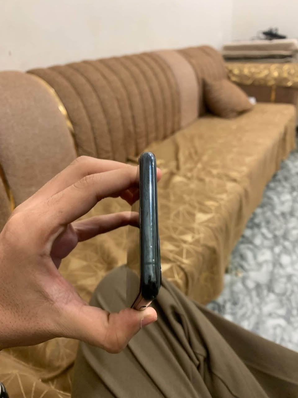 ايفون 11 برو ماكس مبدل شاشه وبطارية اصليات شرط بالشحن أنسى الصرفيه
شرق اوسط ذاكرة 64 كلشي بيه شغال فيس ايدي انترنت شحن مايكات كلشي شغال سعر الجهاز 260 وبيه مجال 
رقم التواصل ***********
