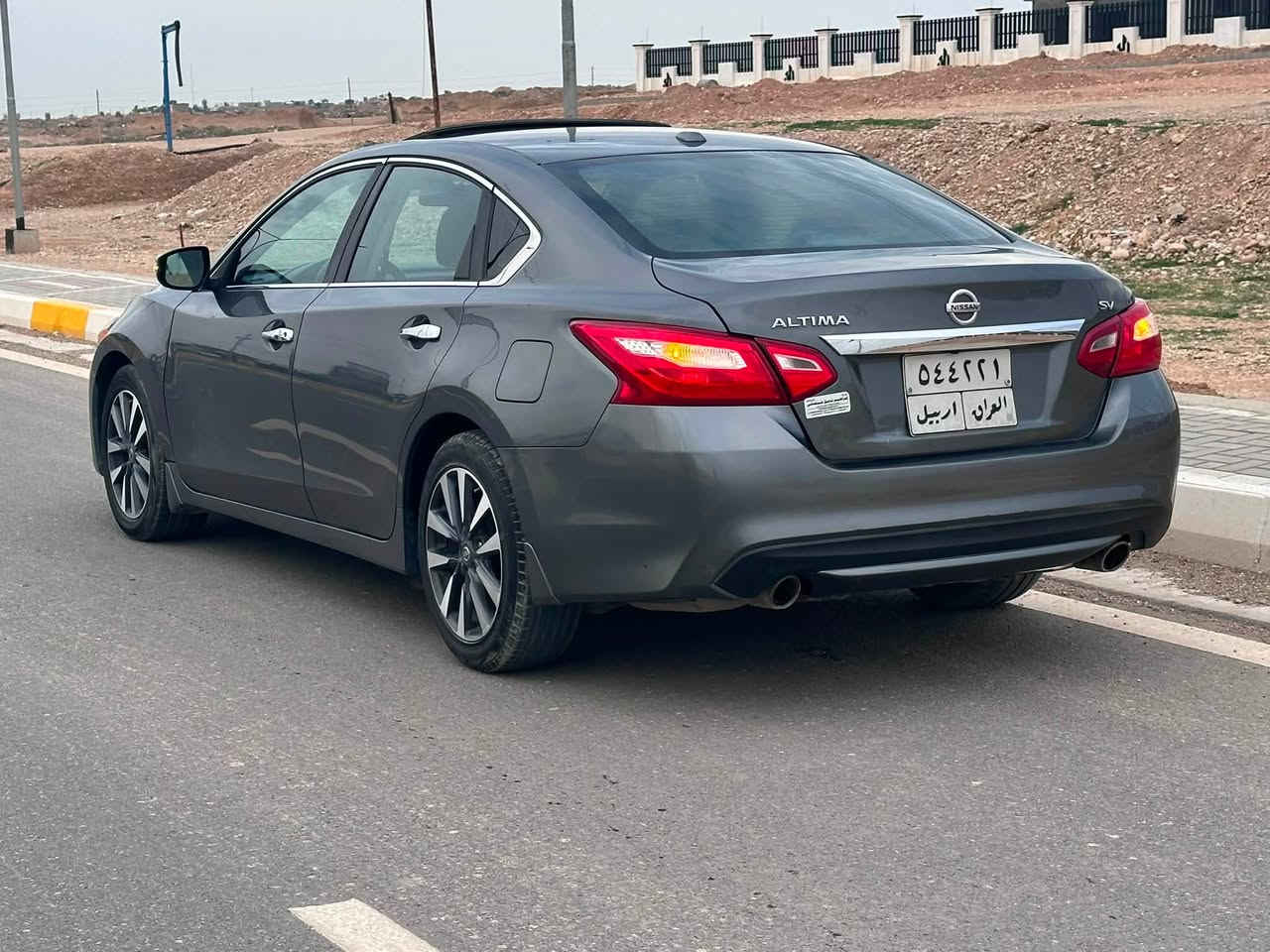نيسان التيما 2017 sv plas 

بدون صبغ بنيد مبدل بلاد وبي شكم مكان بارد

مورصفاته حلوه ومعروفة 

تجي سقف سلايت 

شاشة جبيرة لمس 

تشغيل عن بعد 

بصمة 

رادار 

تحكمات ستيرن 

وبعد بي هواي مواصفات 

مكان السيارة ديالى خانقين 

السعر 115 علي ورقتين غرامة ينزل من سعرة

للاستفسار :***********
