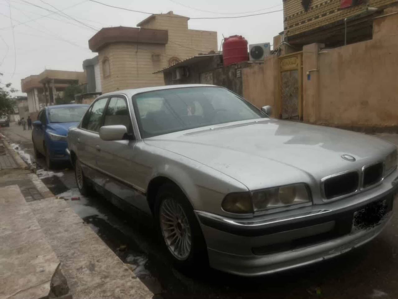 من رخصه الادمن المحترم
السلام عليكم شباب سياره BMW  كاسحه موديل 1996 للبيع ادوات ابيع كوم حديد مع ادوات تفصيخ نفس النوعيه والحجم السعر ٣٠ ورقه للتواصل واتساب  ***********
