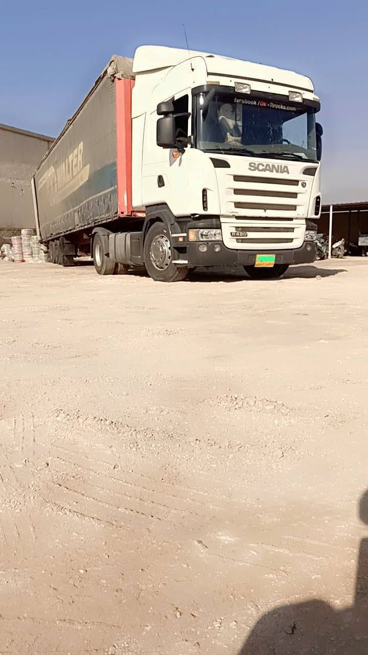 سكانيه للبيع موديل 2006 الحجم 420 كير 4+4 سياره مربوطه براد وراعيه يريد مداور رقم اربيل راس وعربانه ابيع وذا بس راس ابيع سعره 150 وبيه مجال  مكان السياره العماره ***********

نص مكتوب في الصور:
- facebook/Dk-Ttrucks.com
- facebook / DK-Trucks.com
- facebook / DK-Trucks