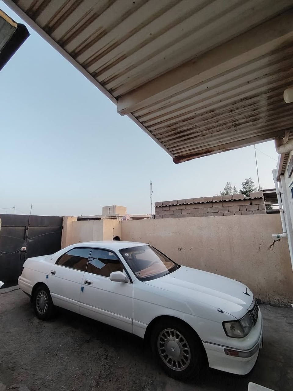 اللهم صلِ على محمـد 🧿

اقرأ المنشور بالڪامل واتصل 
اذا مو شراي لا تتصل بدون احراج

ما عجبك المنشور اندعيلنا بالرزق 

ملاحظة/ تسجيل جديد مال مزاد 🔴
اخوان تسجيل جديد مو تقارنها ويه الموجود بالشارع والمعمر والمصبغ 

تويوتا كراون بطـه منفصـل 
موديـل  1993 اصـل
اللون ابيـض صدفـي

رقم بصرة انكليزي 
سنوية لغاية 2029 مشروع وطني وصاعده هزة

شرط التحــــويــل شرط التحــويـل 📝

السعـر 78 ورقـة ومجالها قليل 📍

مـكانـي بصــــرة 📌

*********** 
***********
اتصـال + واتسـاب 📞

مكـفولـه من الكـص ونقل الجثـة 
وكافه الرسميـات والأصوليـات🟢

فـول مواصفــات 🔻
فنـر بلاد 
كشن كهربائـي 
منضومه ABS بلاد
محـرك وكير 2.5 ديلكو شرط تشلع التبليط
حدادة جديدة شرط توها منفوضه امامي خلفي
وجعمقه ستيرن ايسر بلاد مع المجمع كامل شرط لوك وخفيف

تبريـد شرط ثـلـج وكمبريسر 20 بستم بلادي🥶

مكفوله من الضربه والخياس اجلكم الله 
والصبغ العام والحزام
 بيها فعصه صغيرونه بباب الصدر من جوة وباقيه ع حطتها وما مبينه بس للأمانه لازم احچي ومبينه بالصور

تخم تاير وويل مع تخم كبات حتى السبير كلهن جدد

شاشـه + كاميـرا خلفيـة دوارة 
غرفتـها عسليـه جديدة
غرفـه صندوك بالكامل جديدة
الأرضيه جلد
الدوسات البلاديه موجودة
مطريات بلاديه كلبس وليس تجاري 
شادلها فانات ماجستا يعني
تبريد ثلج وانسى حماوة والوحيف وصرف البانزين
ادامـة كاملـه لمنضومه المـاء من راديتر وولف حماوة
ادامـة كاملـه لمنضومه البانزيـن فيتبم + نوزلات + فلتر بانزين
ادامـة كاملـه لمنضومه الأحتراق ، بلكات جدد
ادامـة كاملـه دهن وفلاتر وحساسـات وهايدروليك كير 
عمـبار بريك حاويه شرط لوك 
السيارة بلاديه ومال جناي وما ناقصها شي والحمد لله البصرة, العراق
