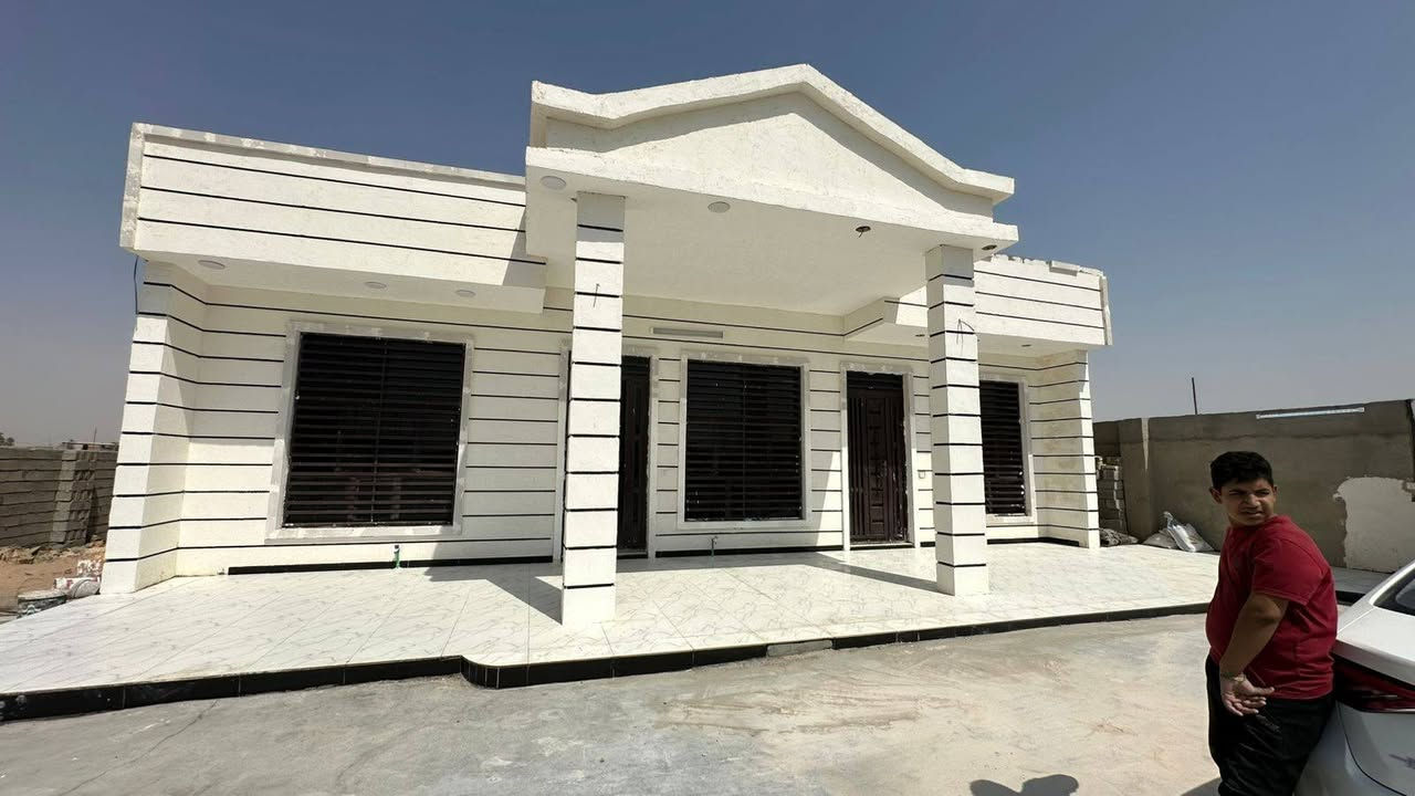 سلام عليكم دونم طابو ملك صرف زراعي
 ثاني يوم فتح بيان بل طابو بعقوبه
ركن الواجهه ٢٠ في ١٠٠ مسيج بل كامل لبيت مساحه        ٢٤٠     ٣غرف نوم ٥في٤ استقبال ١٠في٤٤٠ صاله ١٢ في ٤٣٠ مطبخ ٤٣٠ في٣٣٠ ٤حمامات خارجي وداخلي بغداد منطقه الشاعره طريق السياحي تبعد عن حي البتول 10 دقايق ومسبح ٦في ٤ مساحه الحديقه ٤٠٠ متر الكراج 50 متر في ٦ مستوصف ٥٠ متر بعد مدارس قريب للاستفسار الاتصال على الرقم *********** وصط منطقه سكنيه
